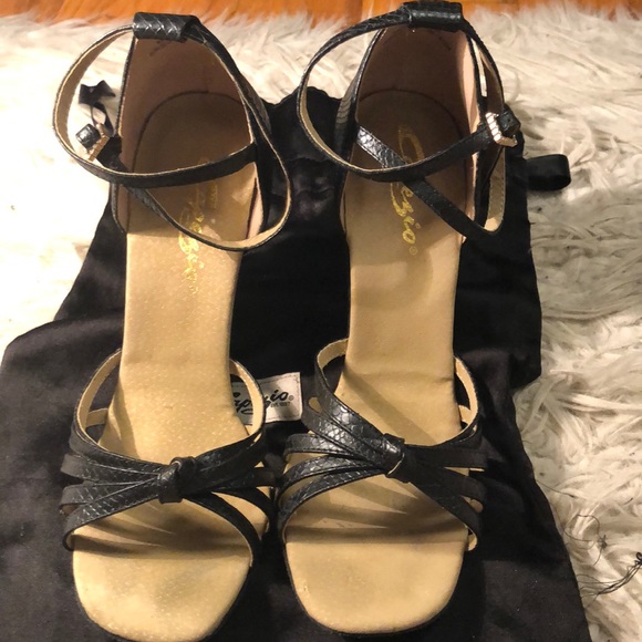 Capezio Ballroom Shoes - Picture 3 of 4